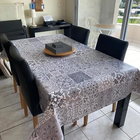Apartment De La *