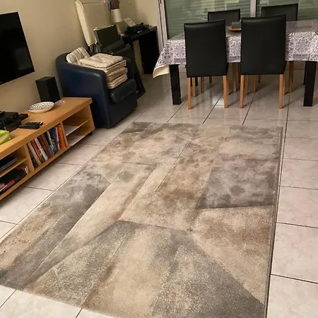 De La Apartment *